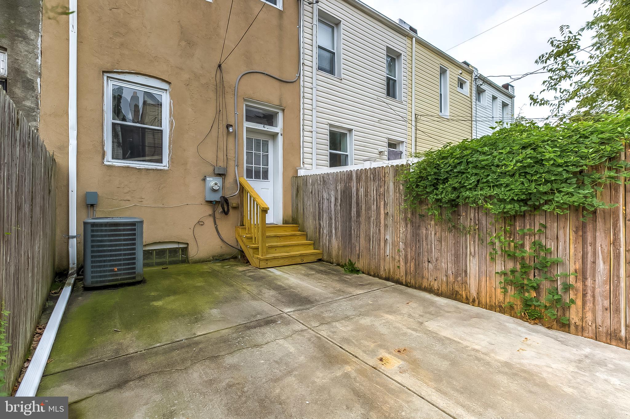 CHARLES VILLAGE - Residential Lease