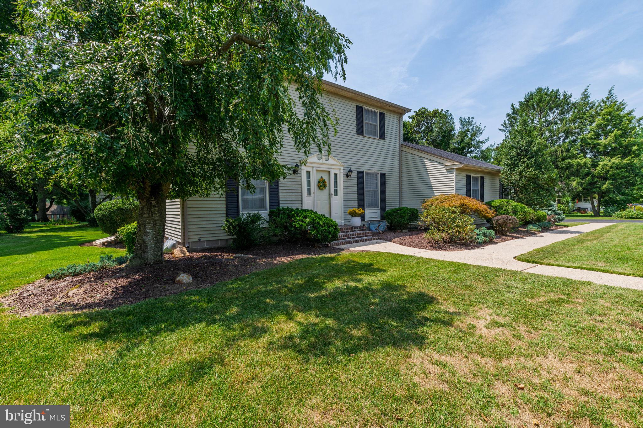 802 WEST LANE