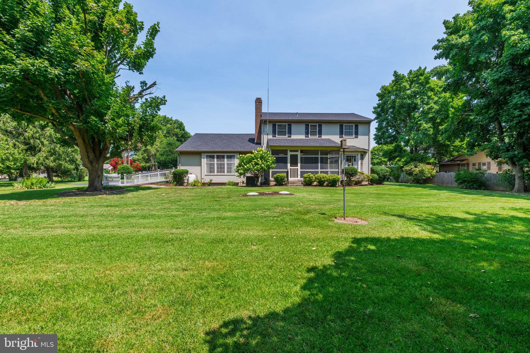 802 WEST LANE