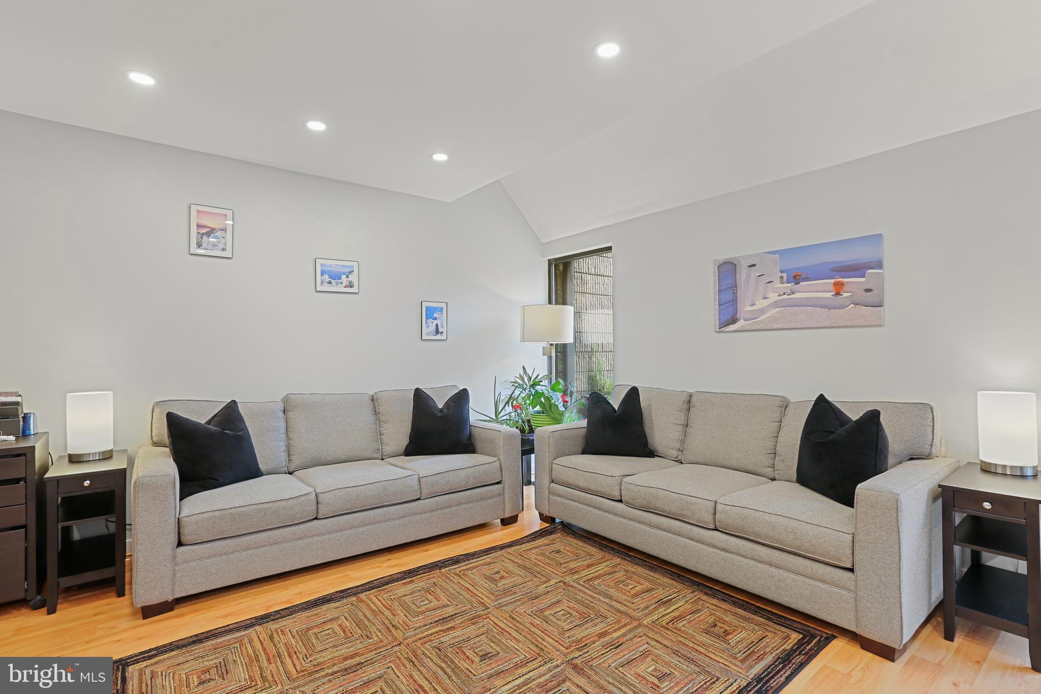 COLD SPRING NEWTOWN - Residential