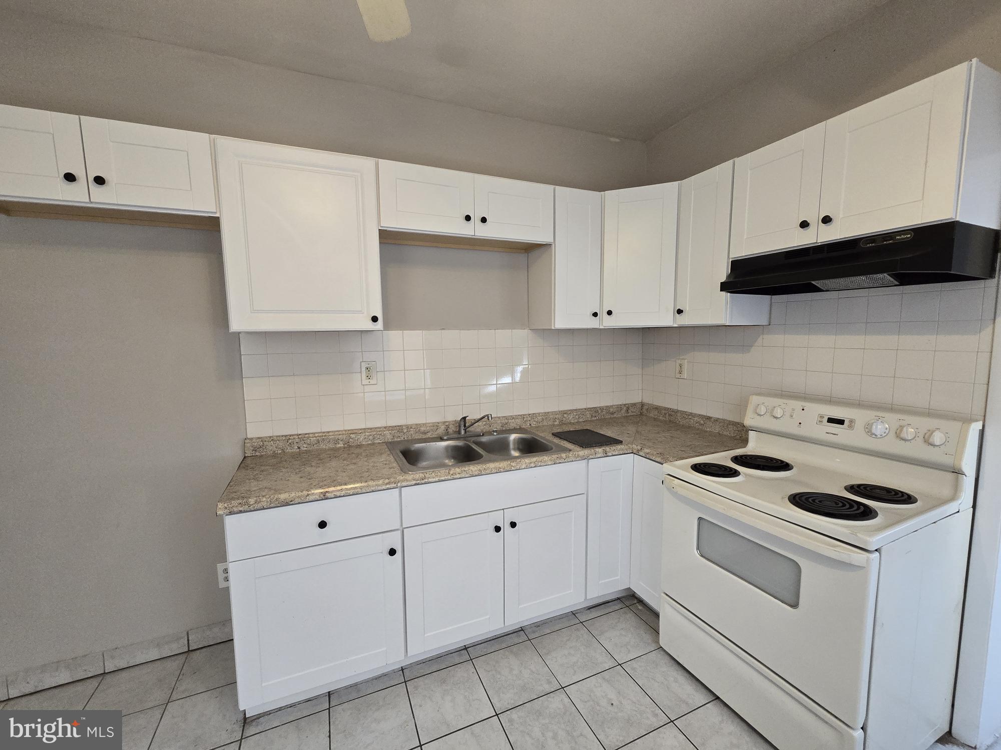 EAST KENSINGTON - Residential Lease