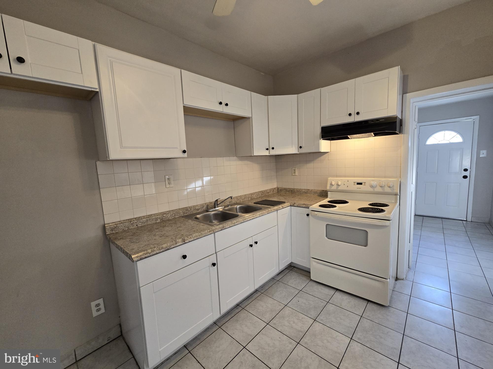 EAST KENSINGTON - Residential Lease