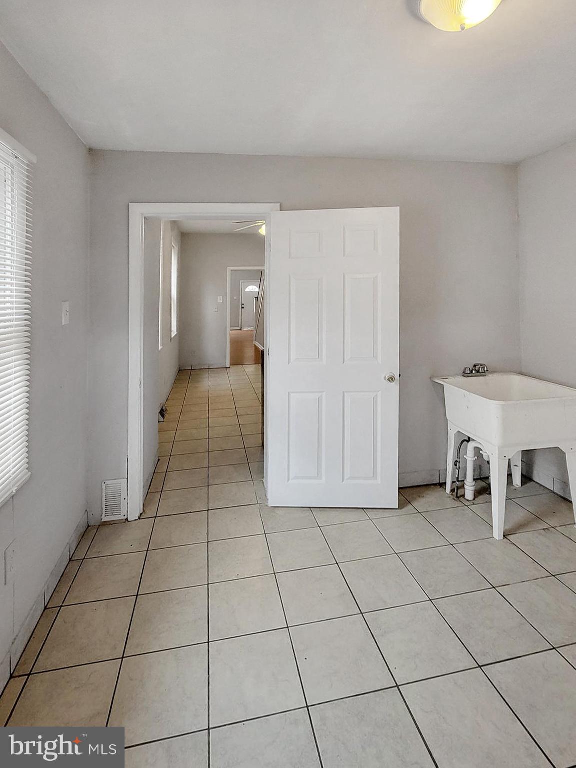 EAST KENSINGTON - Residential Lease