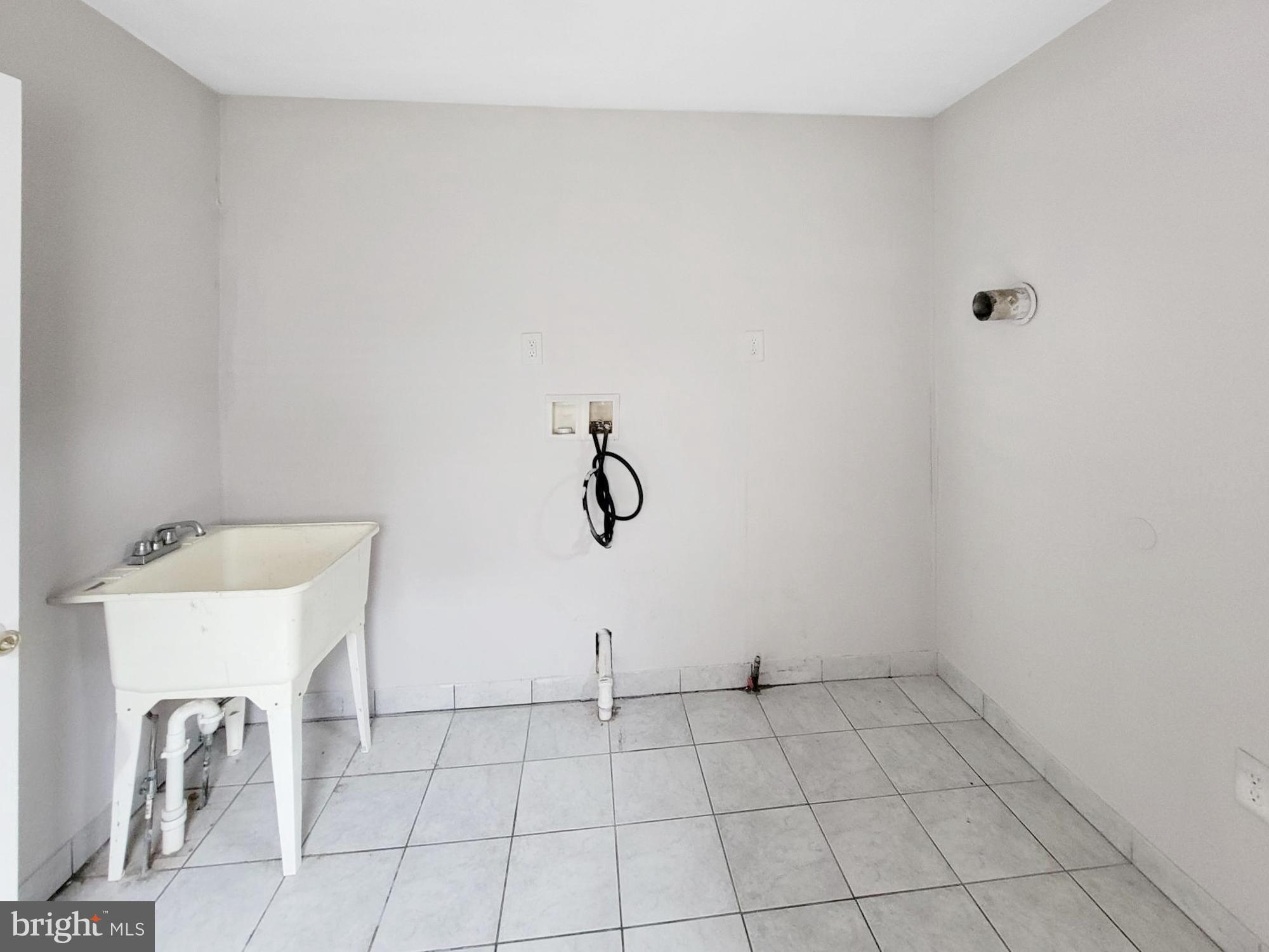 EAST KENSINGTON - Residential Lease