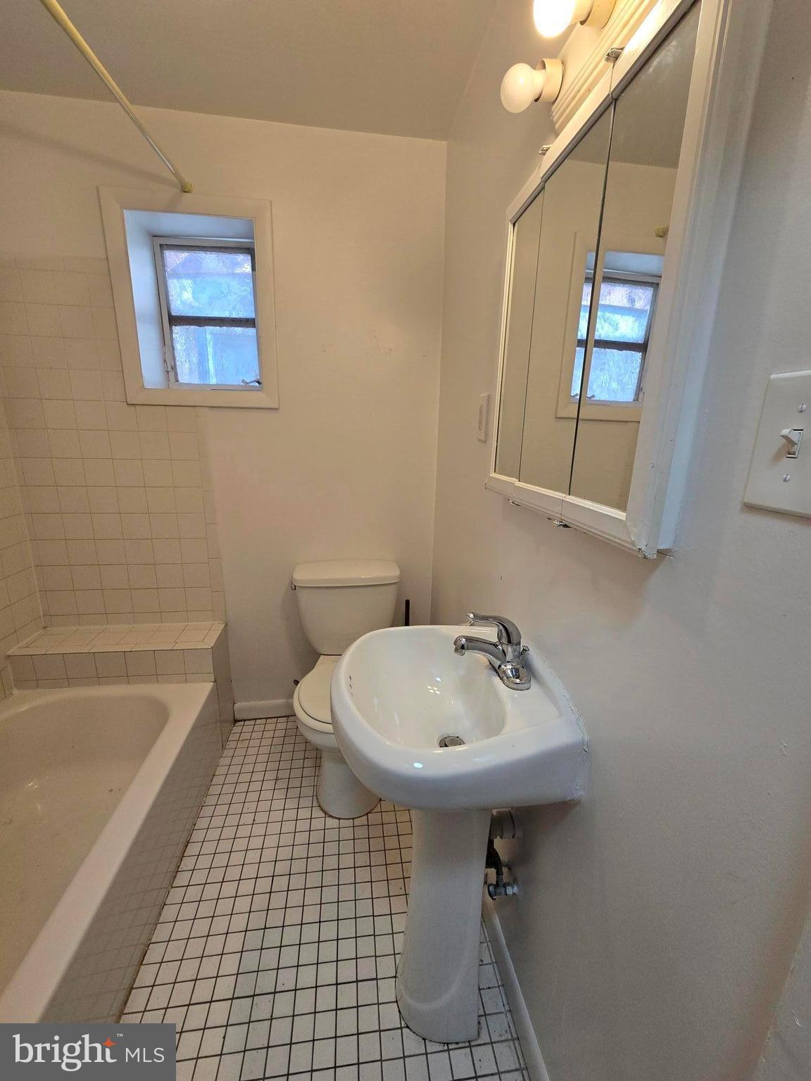 EAST KENSINGTON - Residential Lease