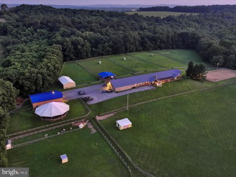 2 CARSON LANE ANNVILLE PA 17003