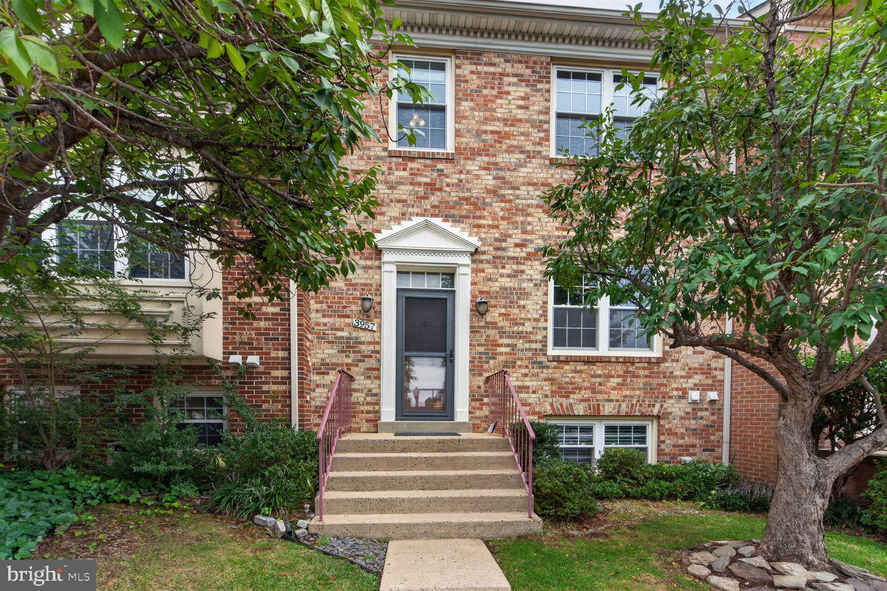 3957 ROSEBAY COURT