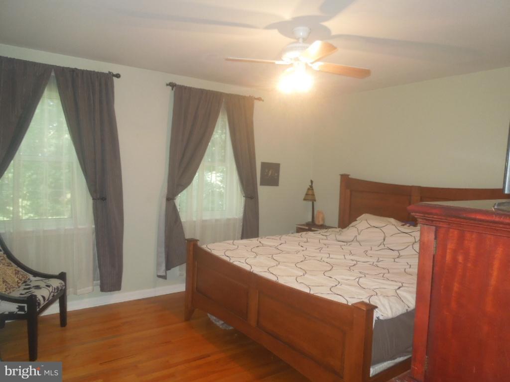 GEORGETOWN HOUSES - Residential Lease