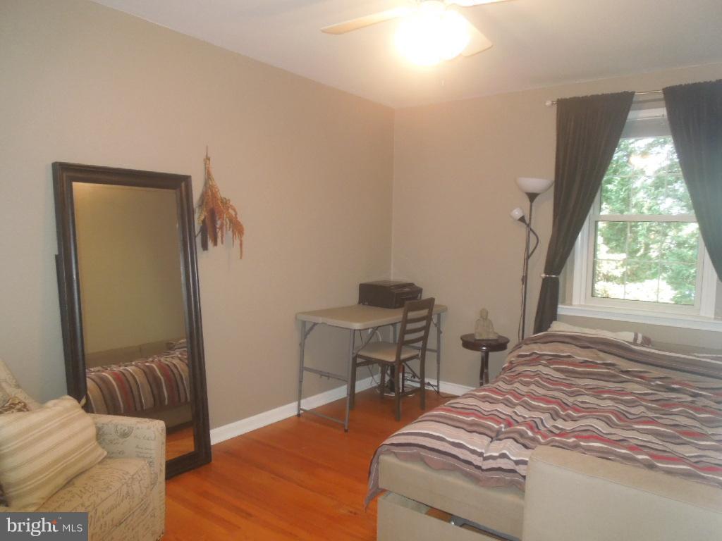 GEORGETOWN HOUSES - Residential Lease