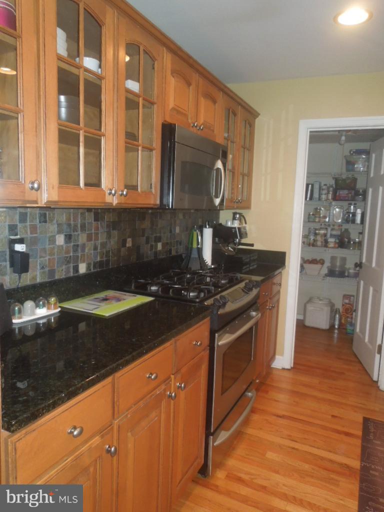 GEORGETOWN HOUSES - Residential Lease