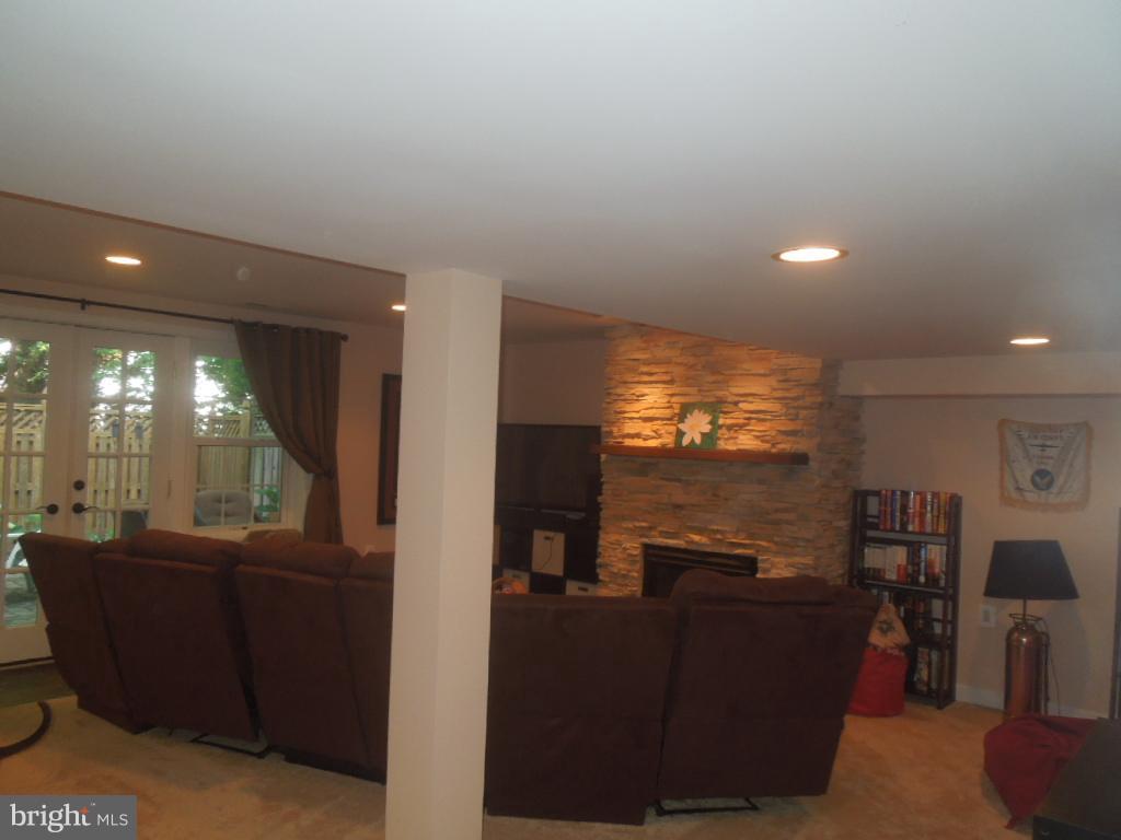 GEORGETOWN HOUSES - Residential Lease