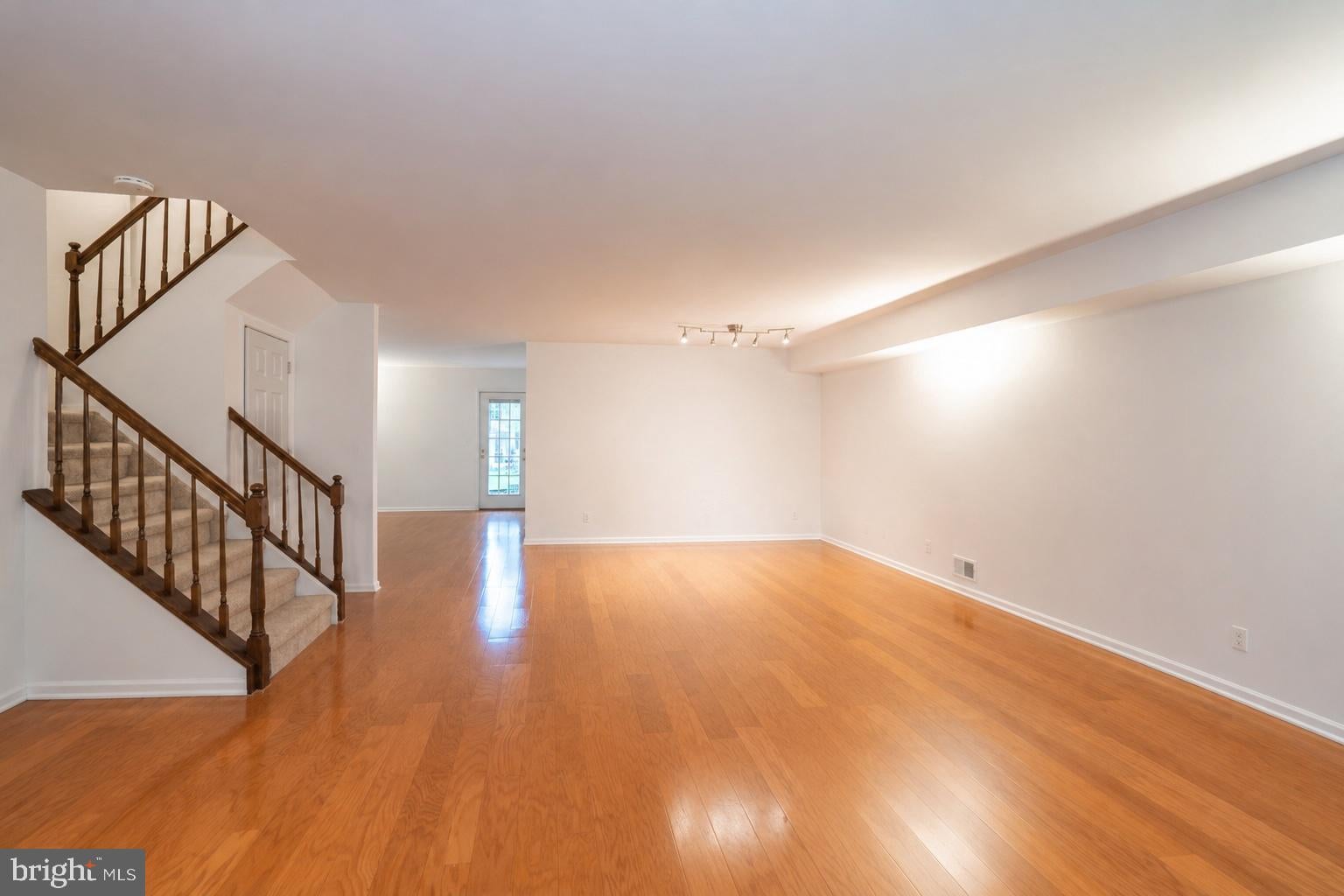 3 TOWPATH COURT