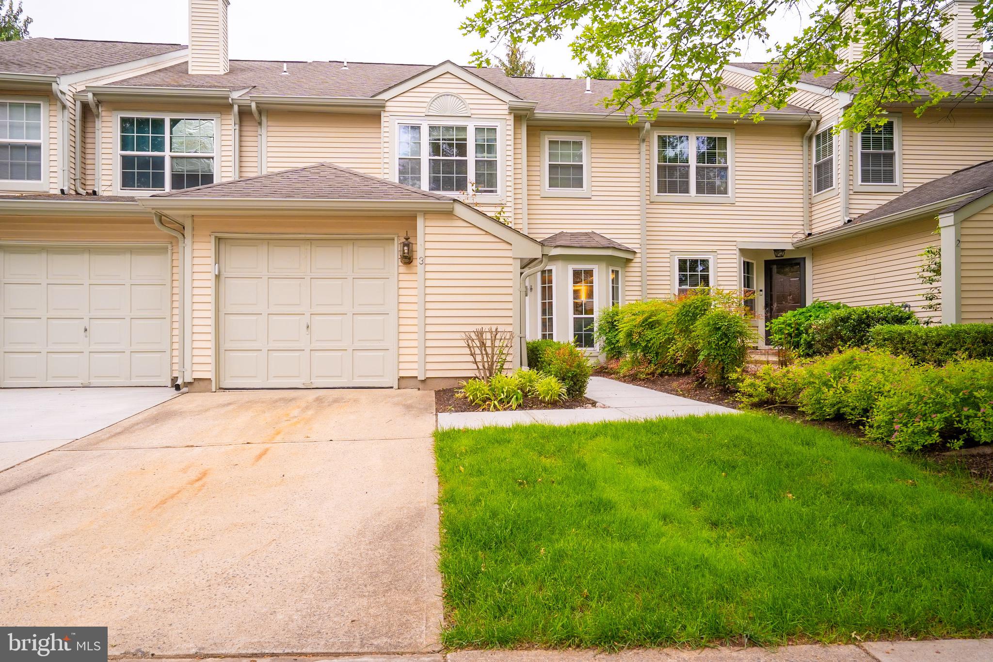 3 TOWPATH COURT