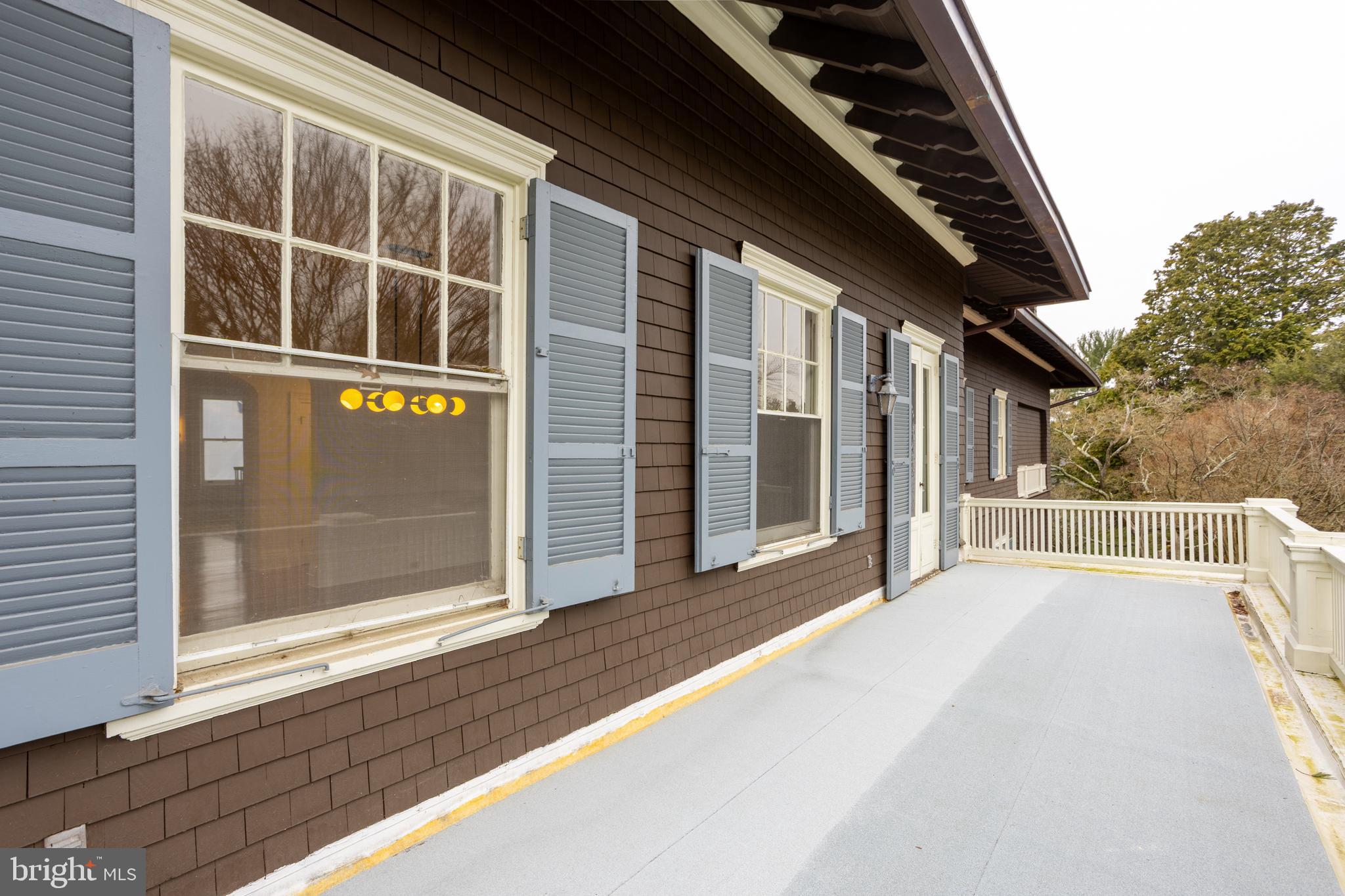 DEVON HILL - Residential