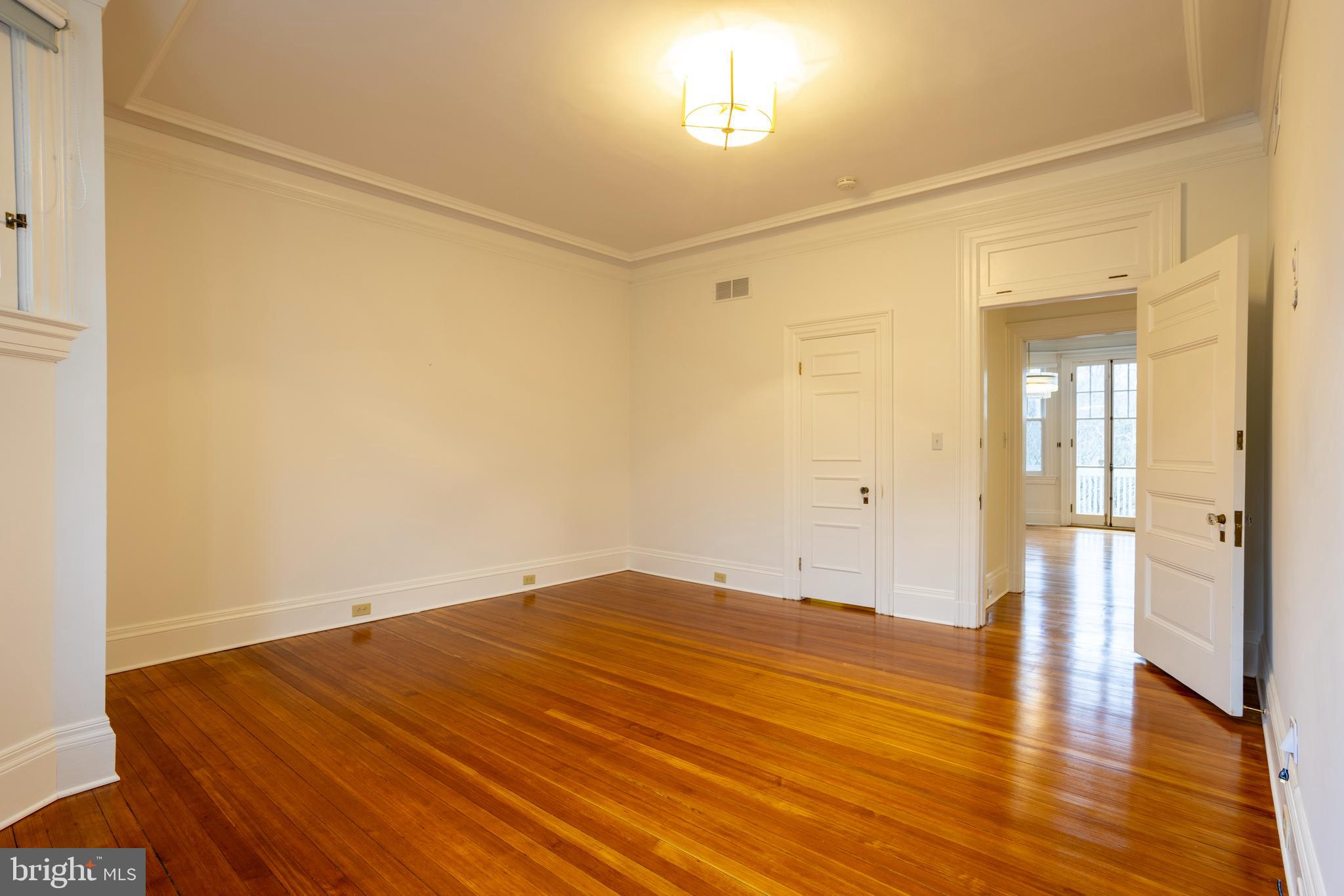 DEVON HILL - Residential