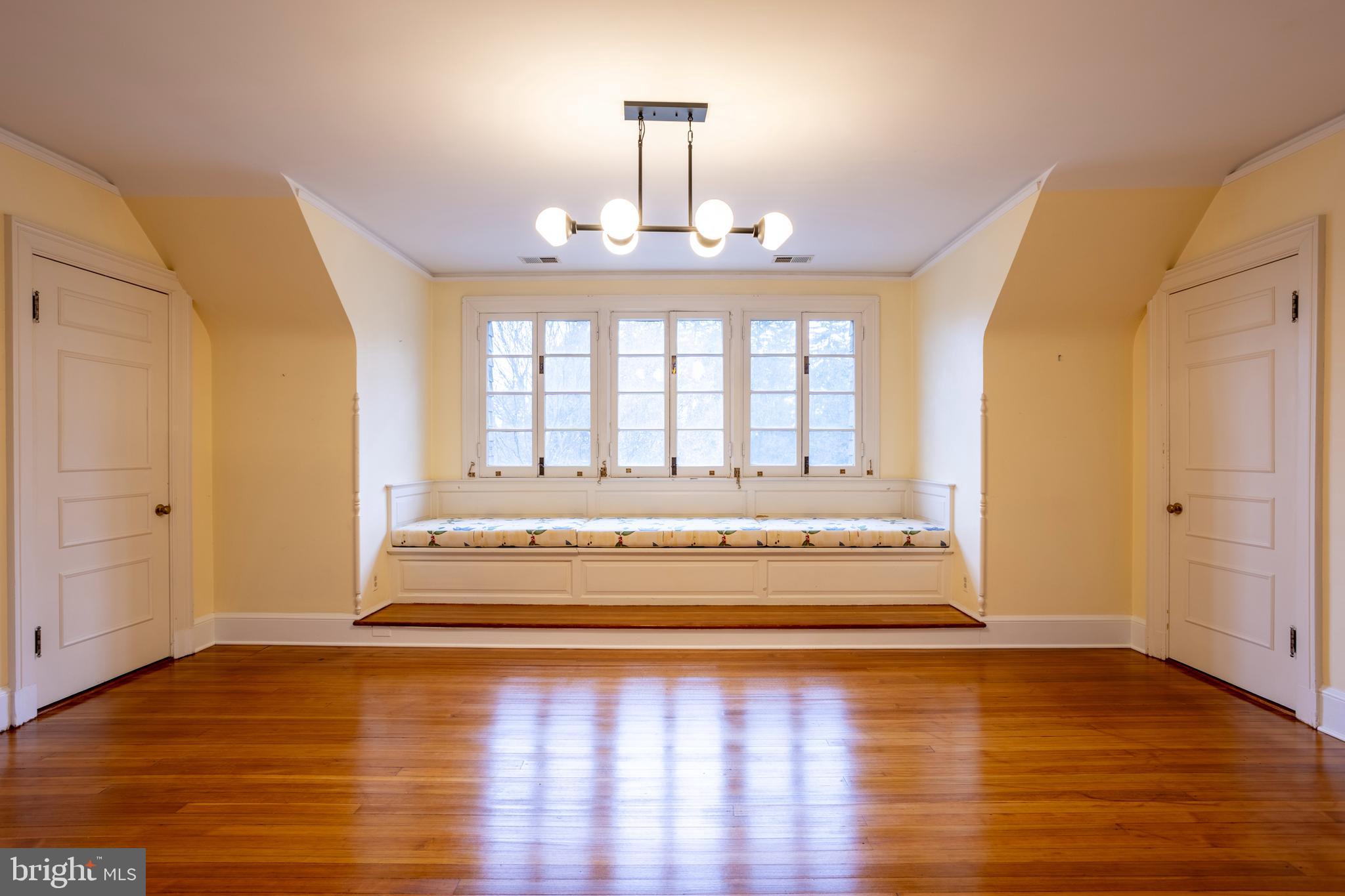 DEVON HILL - Residential