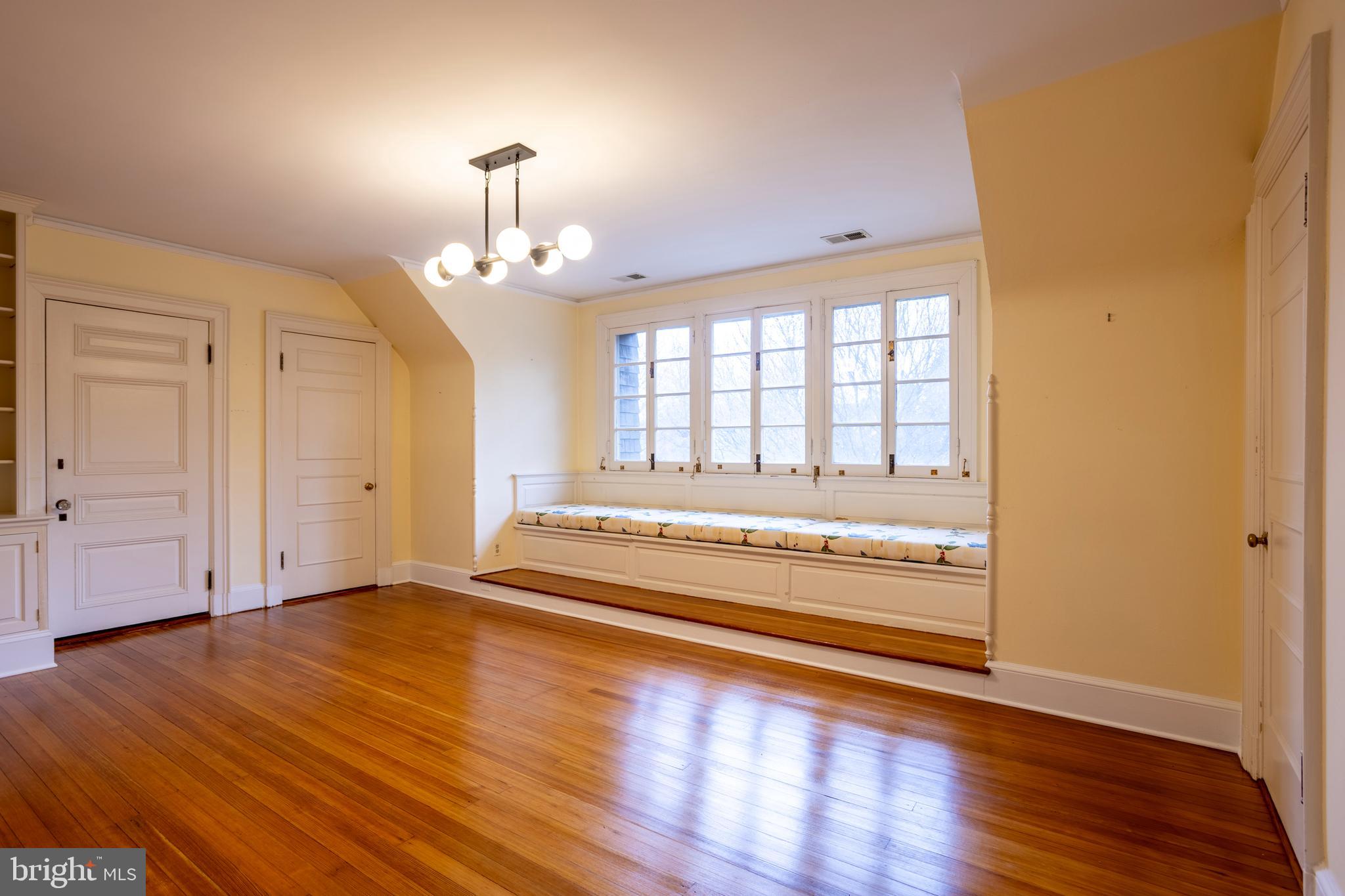 DEVON HILL - Residential