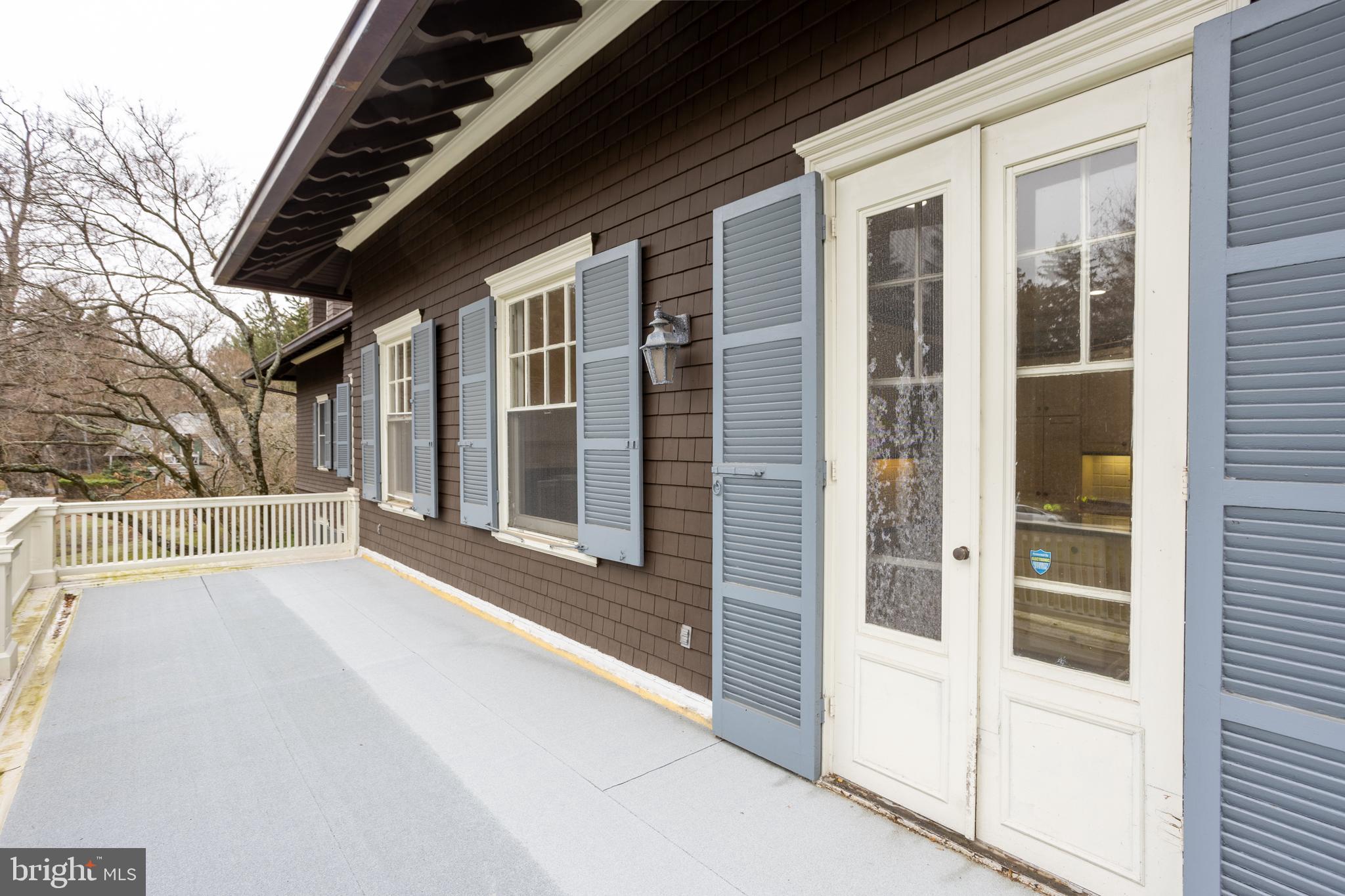 DEVON HILL - Residential