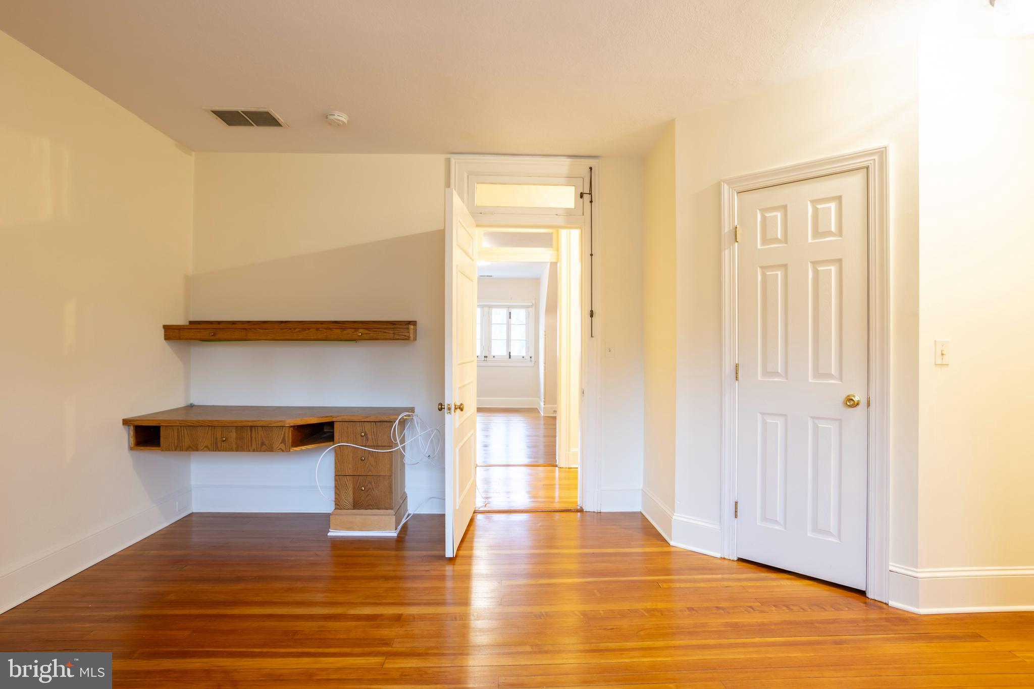 DEVON HILL - Residential