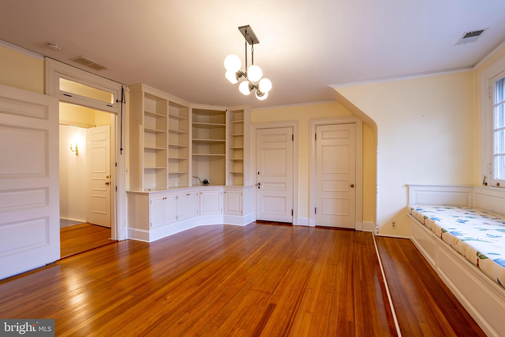 DEVON HILL - Residential