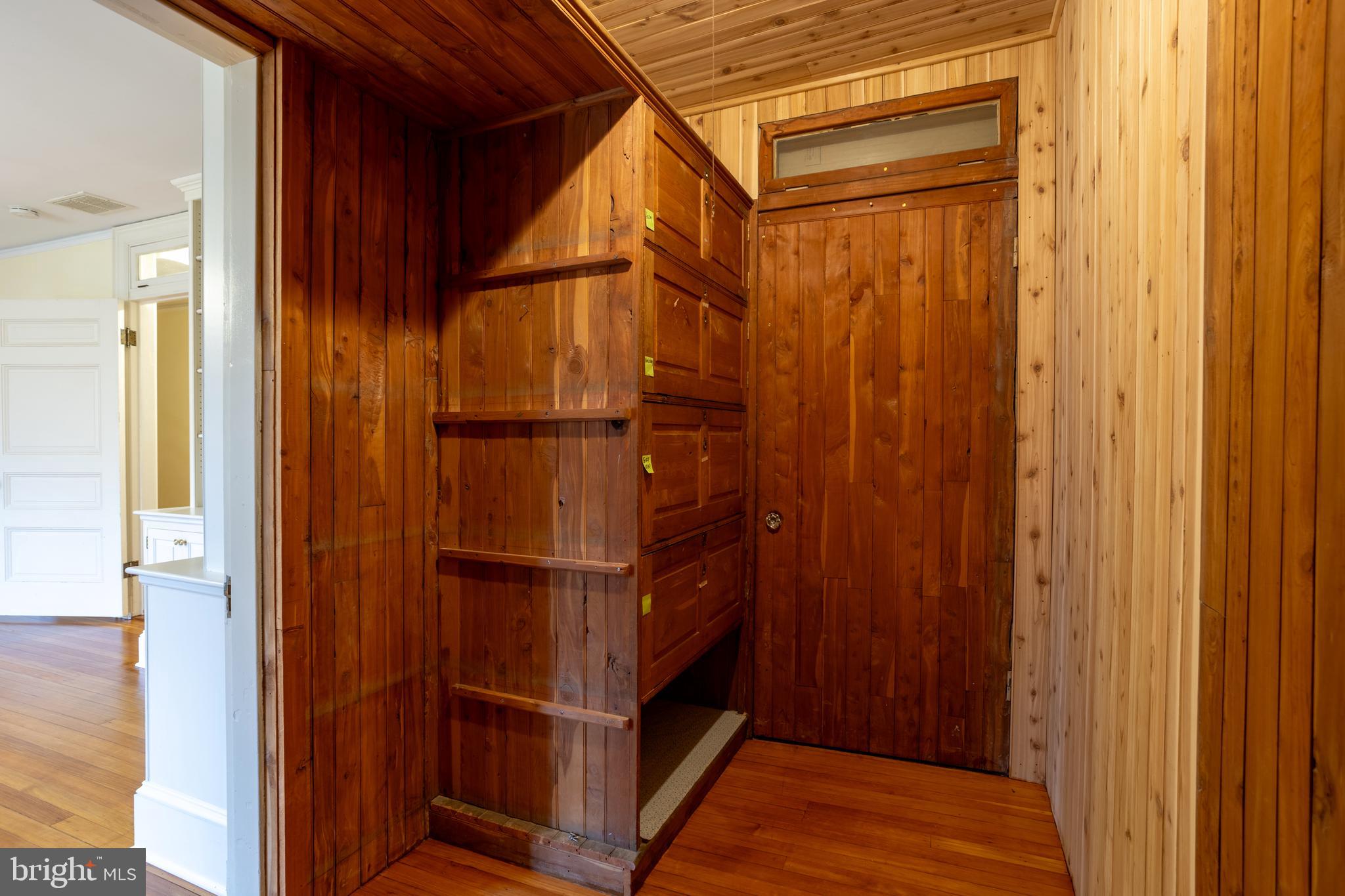 DEVON HILL - Residential