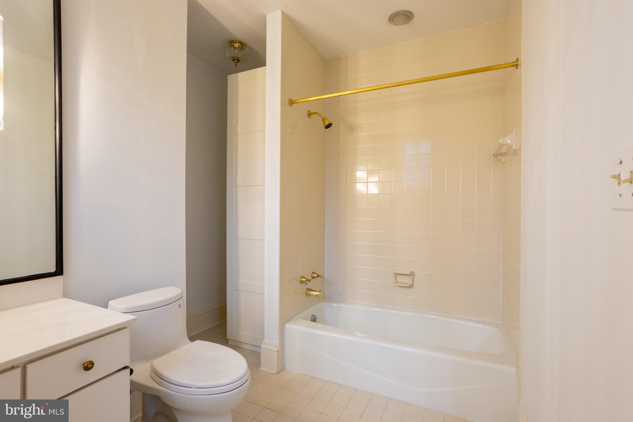 DEVON HILL - Residential