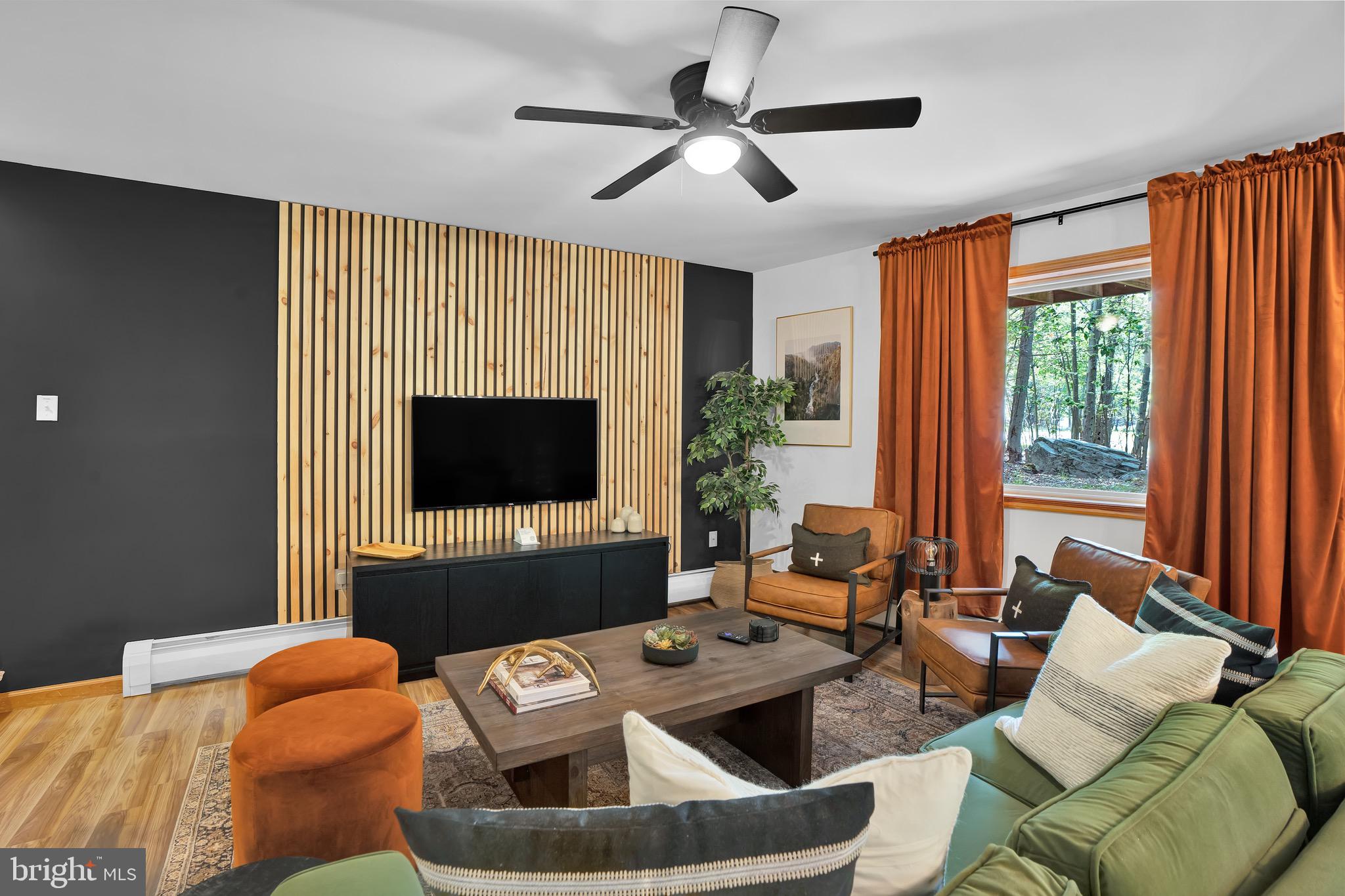 ARROWHEAD LAKE - Residential