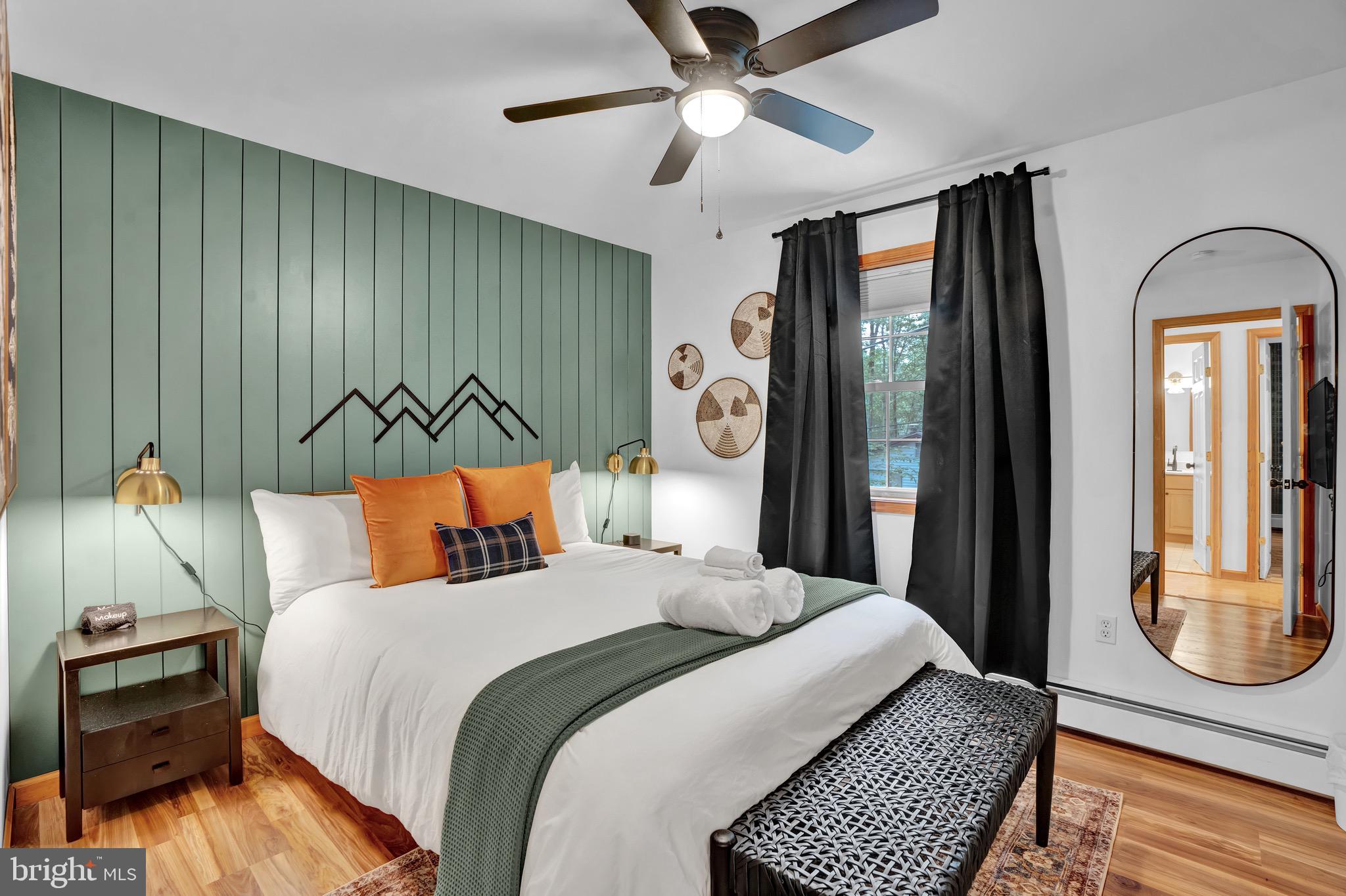 ARROWHEAD LAKE - Residential