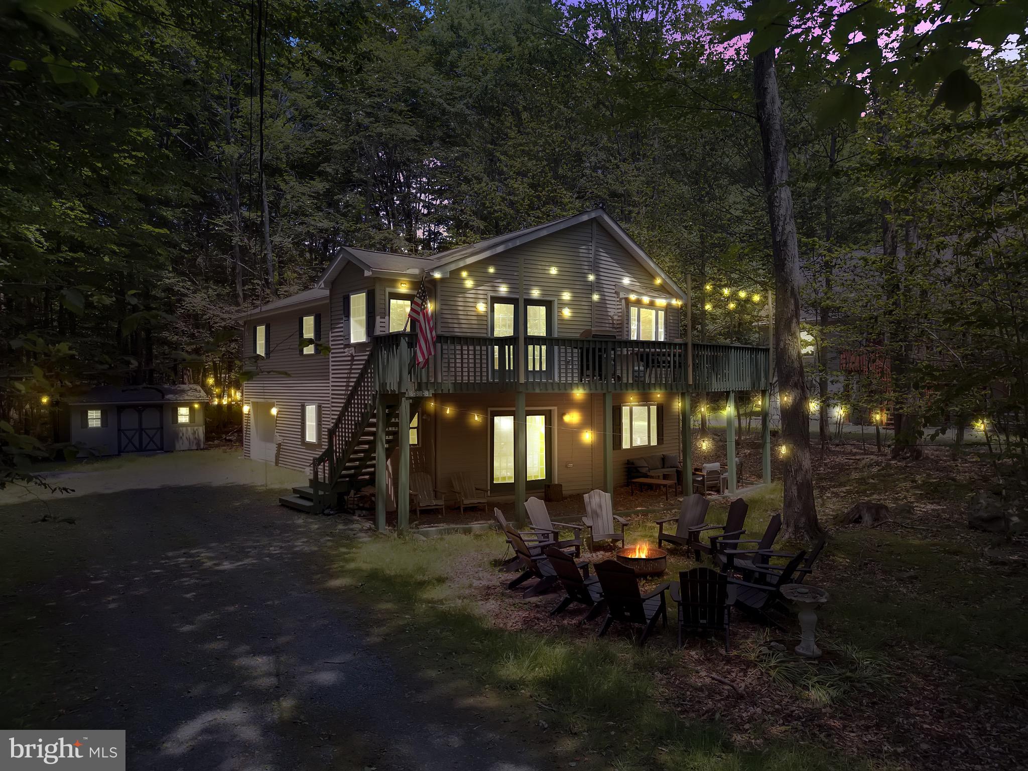 ARROWHEAD LAKE - Residential