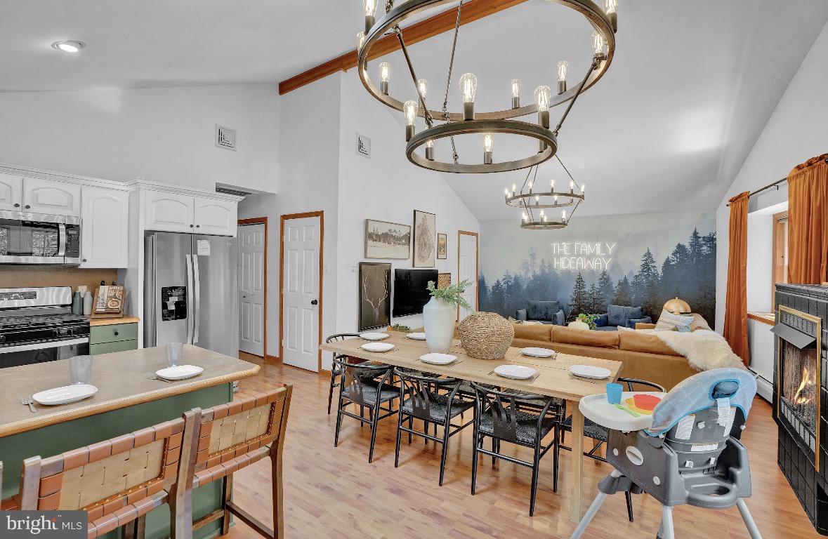 ARROWHEAD LAKE - Residential