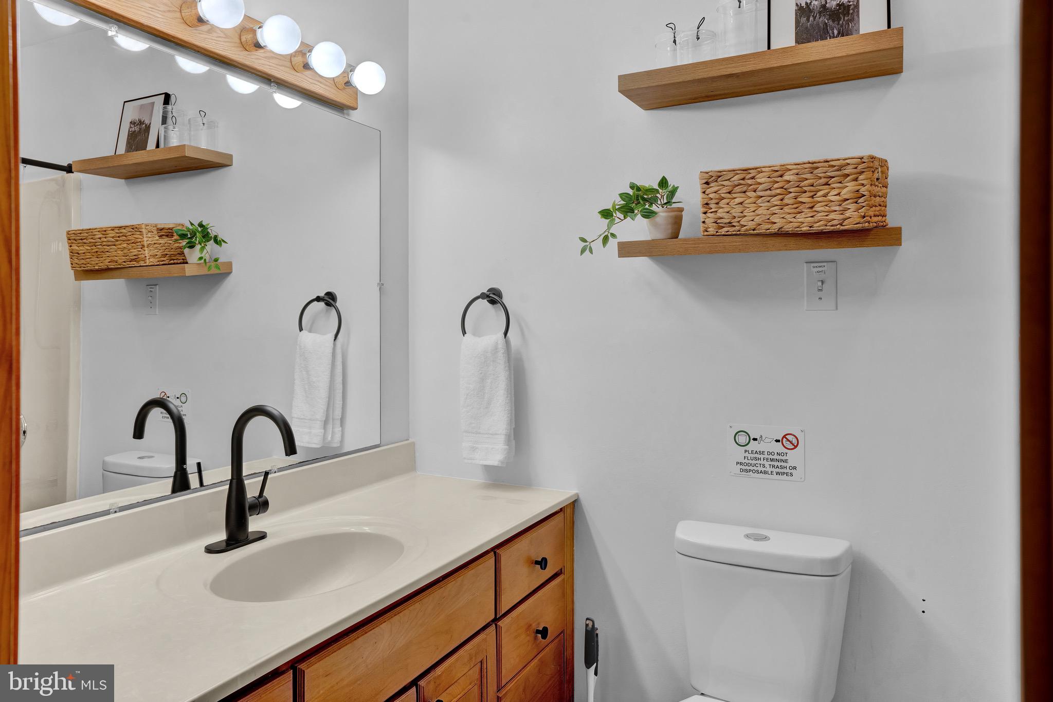 ARROWHEAD LAKE - Residential