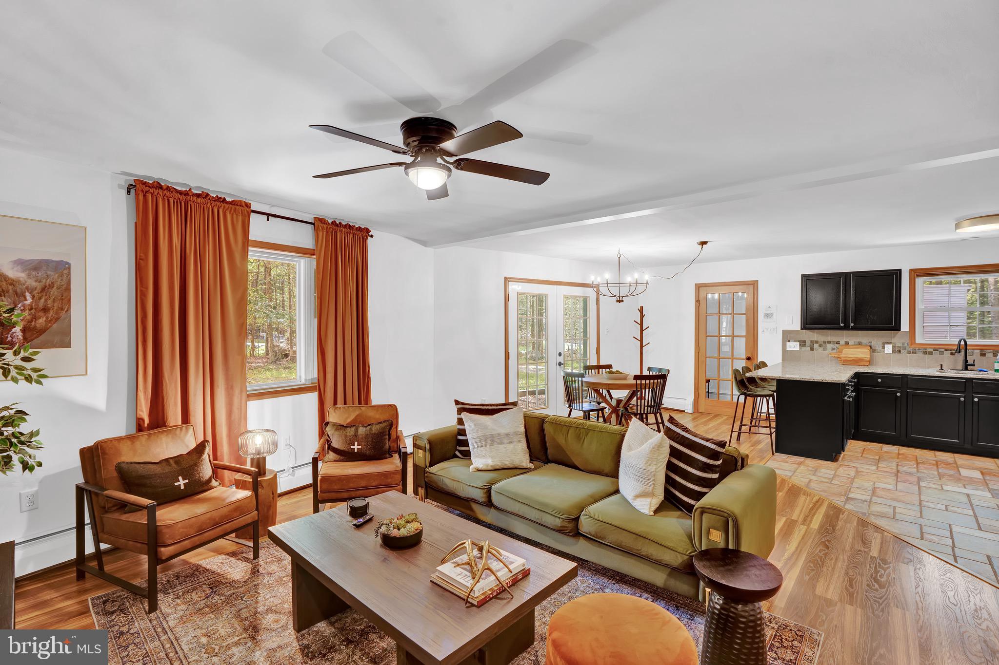 ARROWHEAD LAKE - Residential