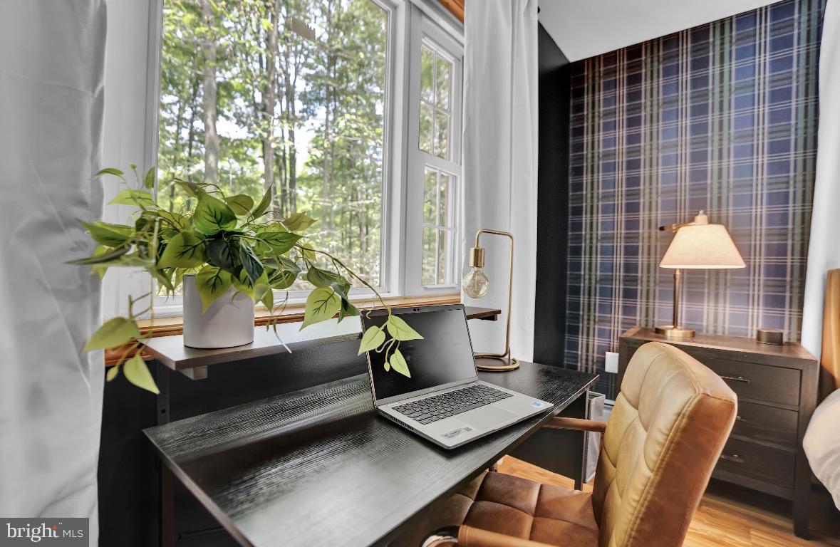 ARROWHEAD LAKE - Residential