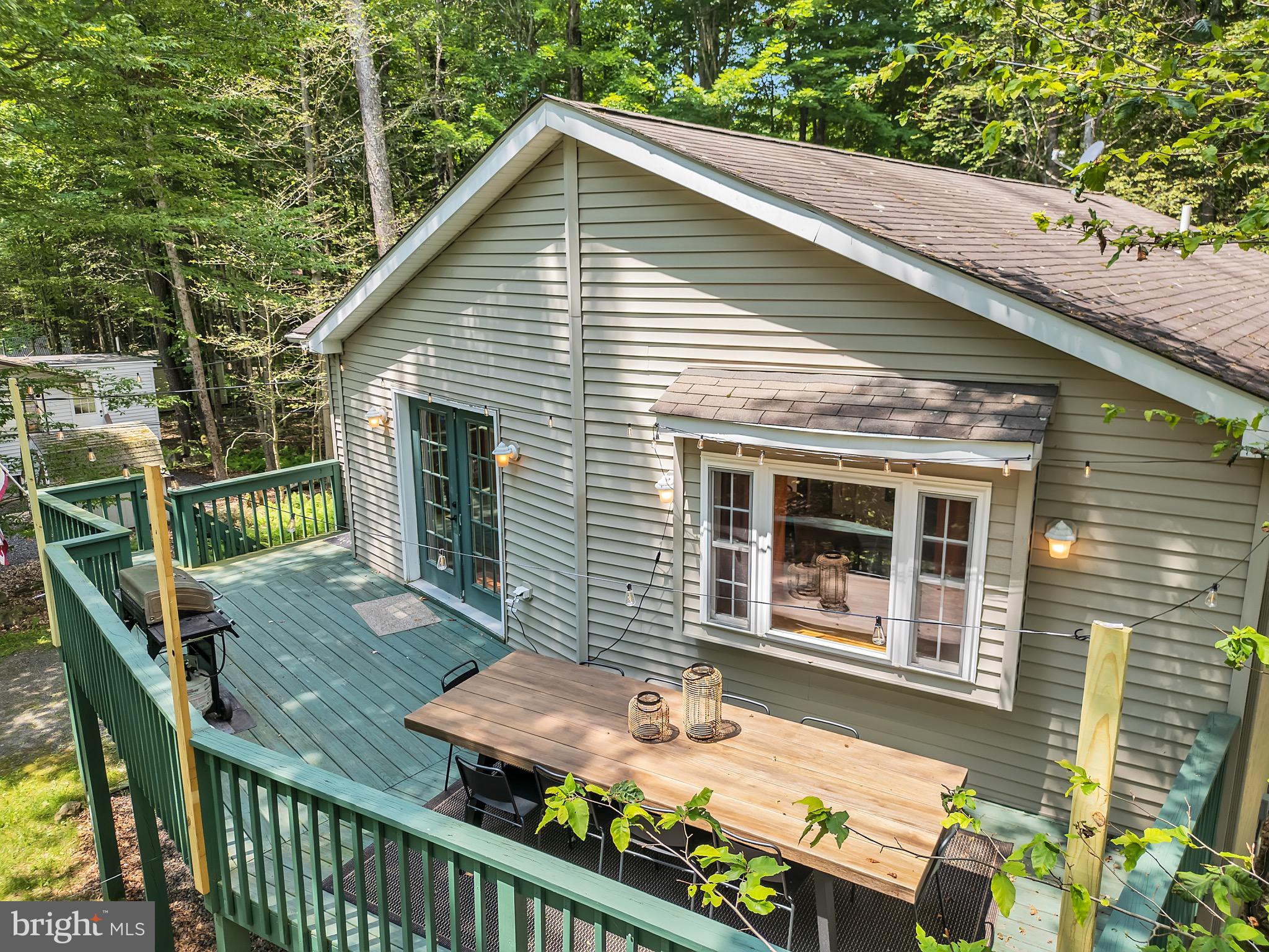 ARROWHEAD LAKE - Residential