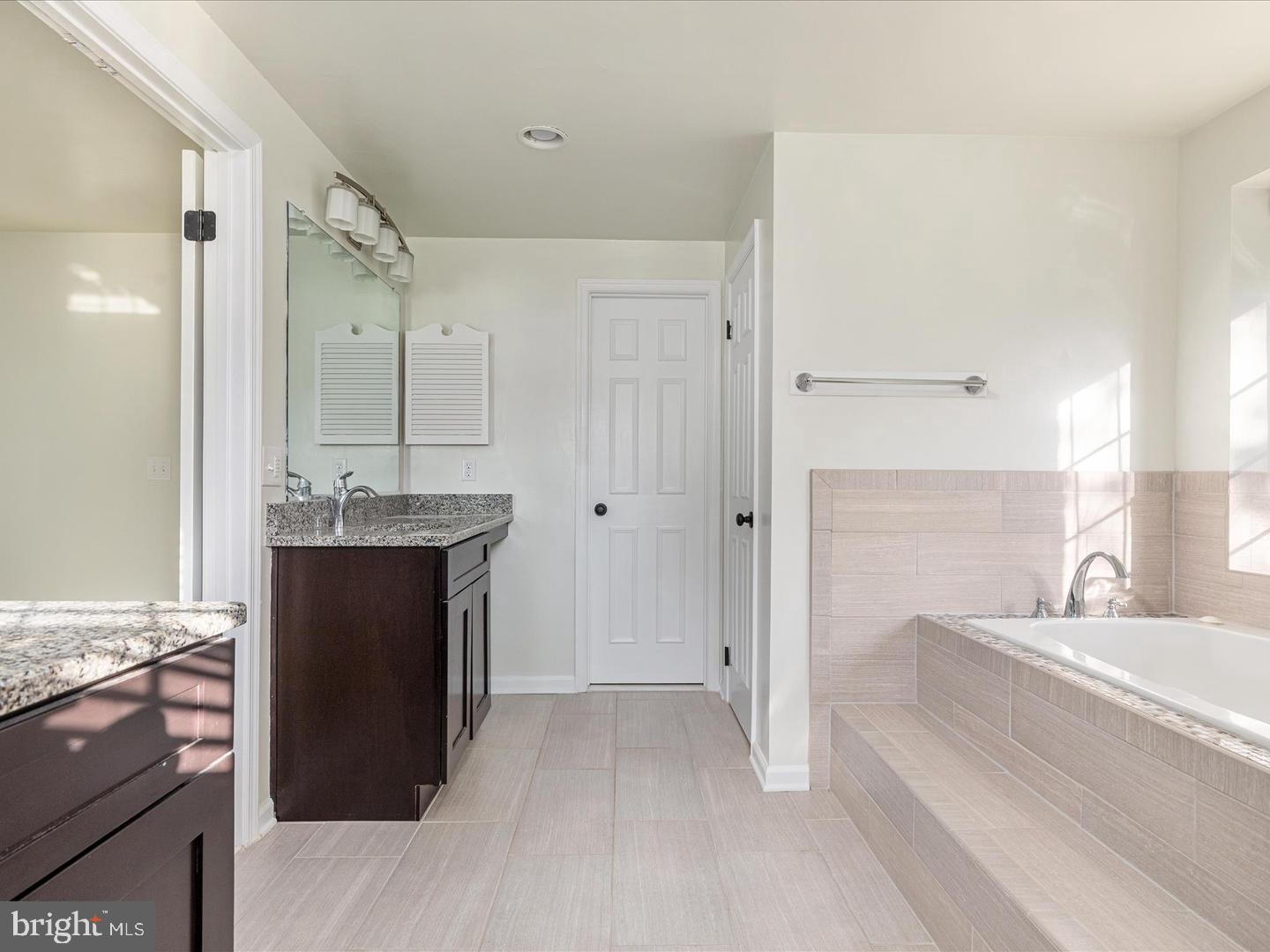 COUNTRYSIDE - Residential