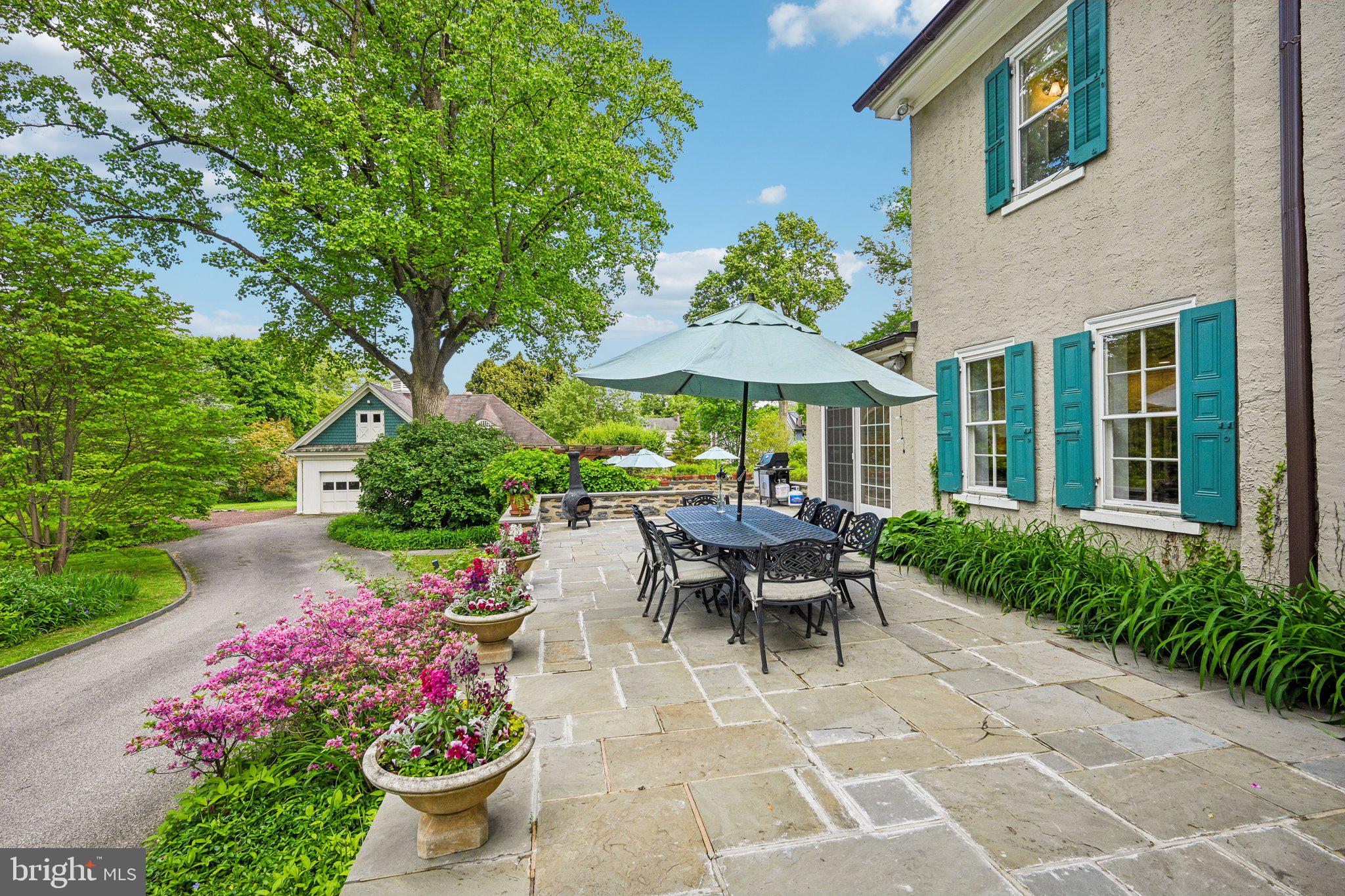 326 W ALLENS LANE