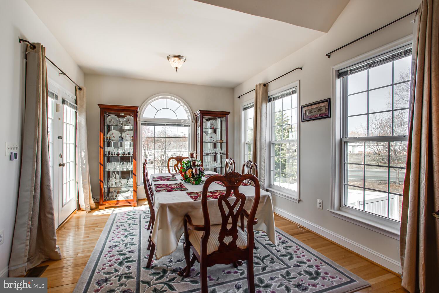 ENGLAND RUN - Residential