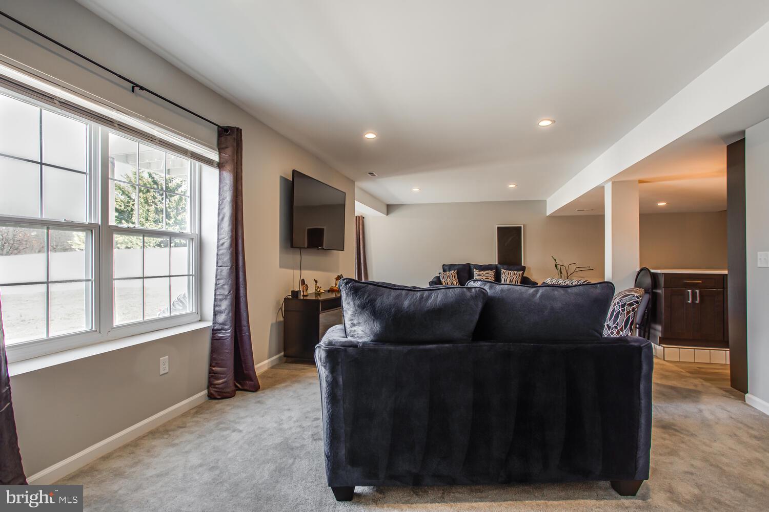 ENGLAND RUN - Residential