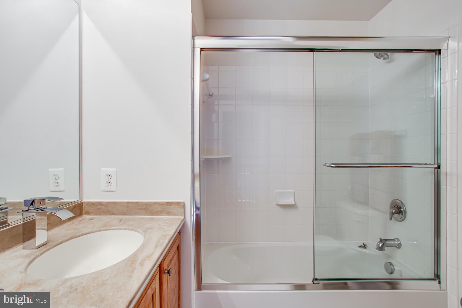 ENGLAND RUN - Residential