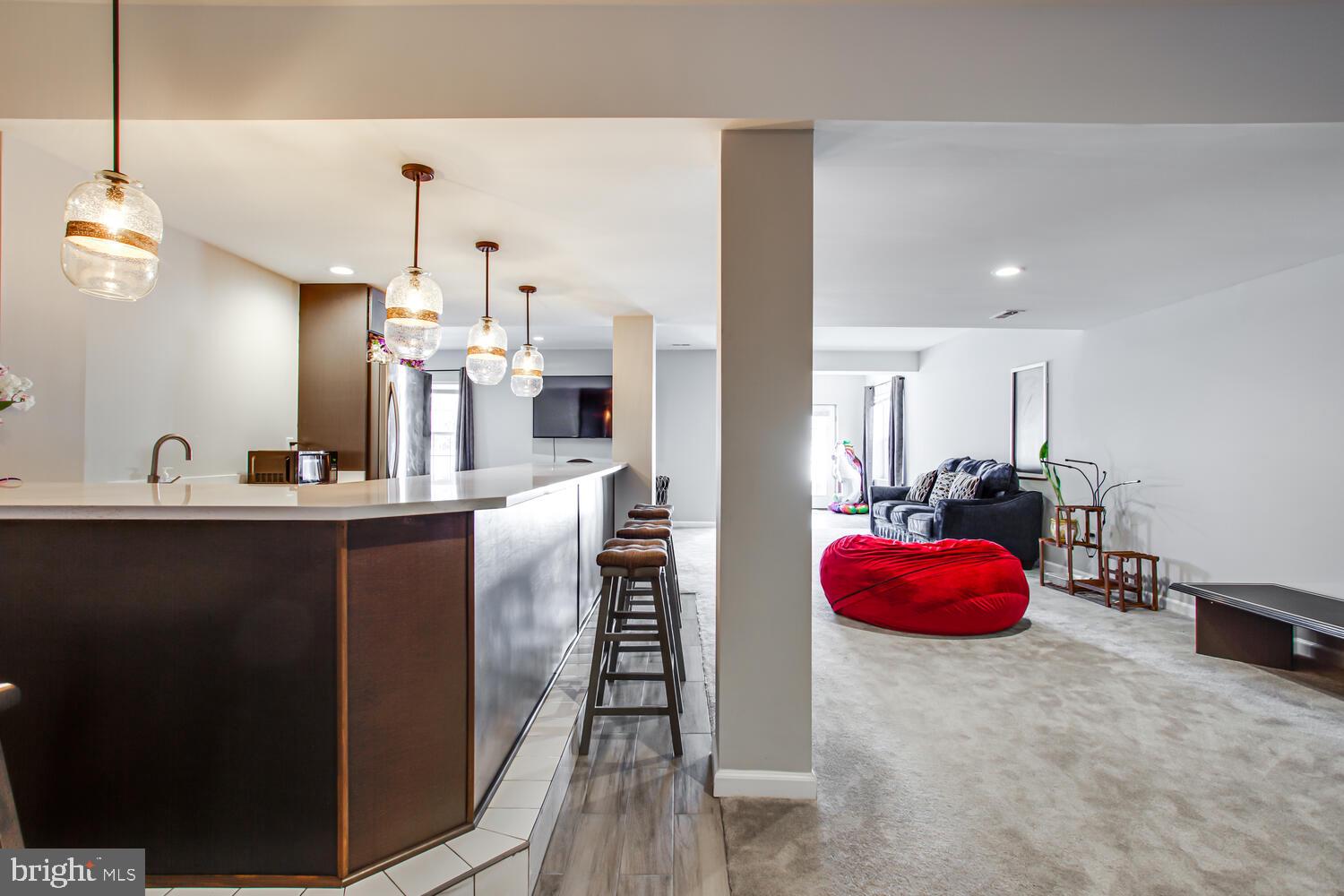 ENGLAND RUN - Residential