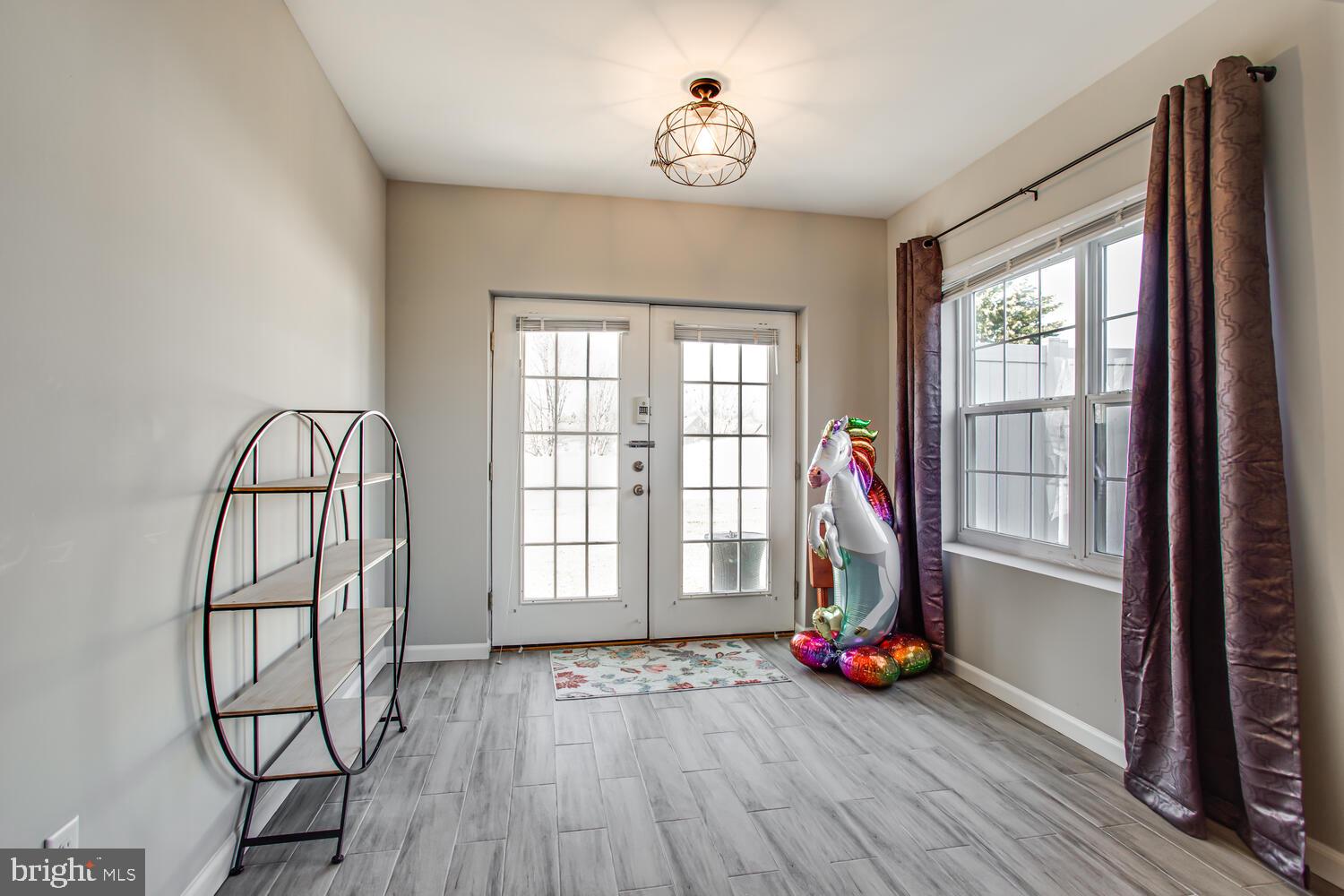 ENGLAND RUN - Residential