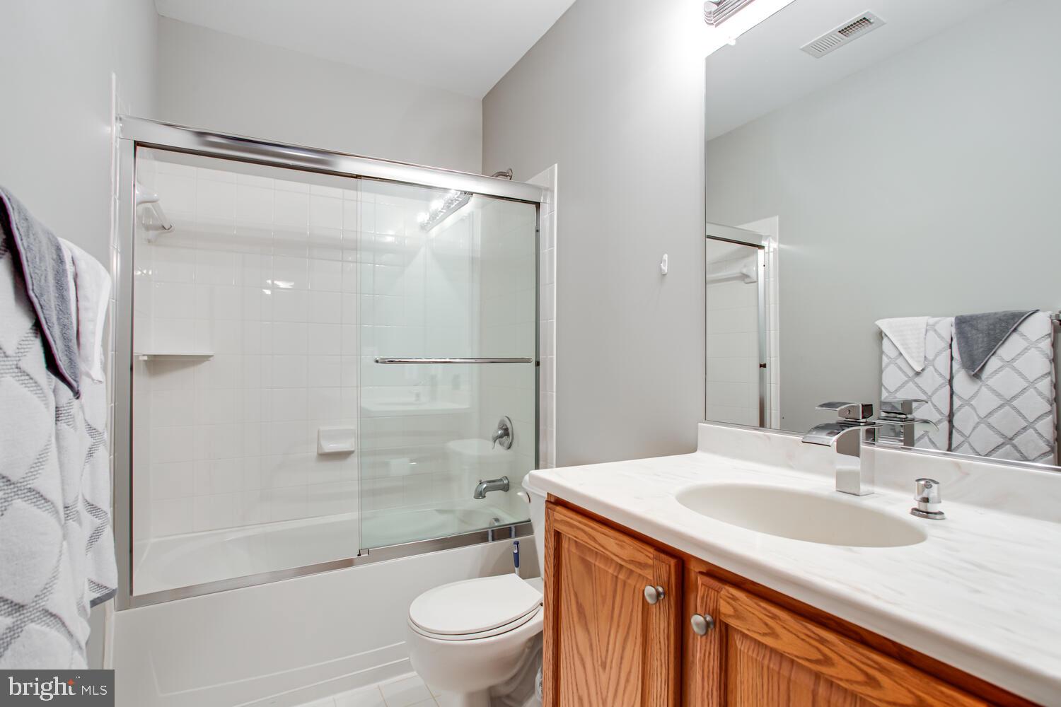 ENGLAND RUN - Residential