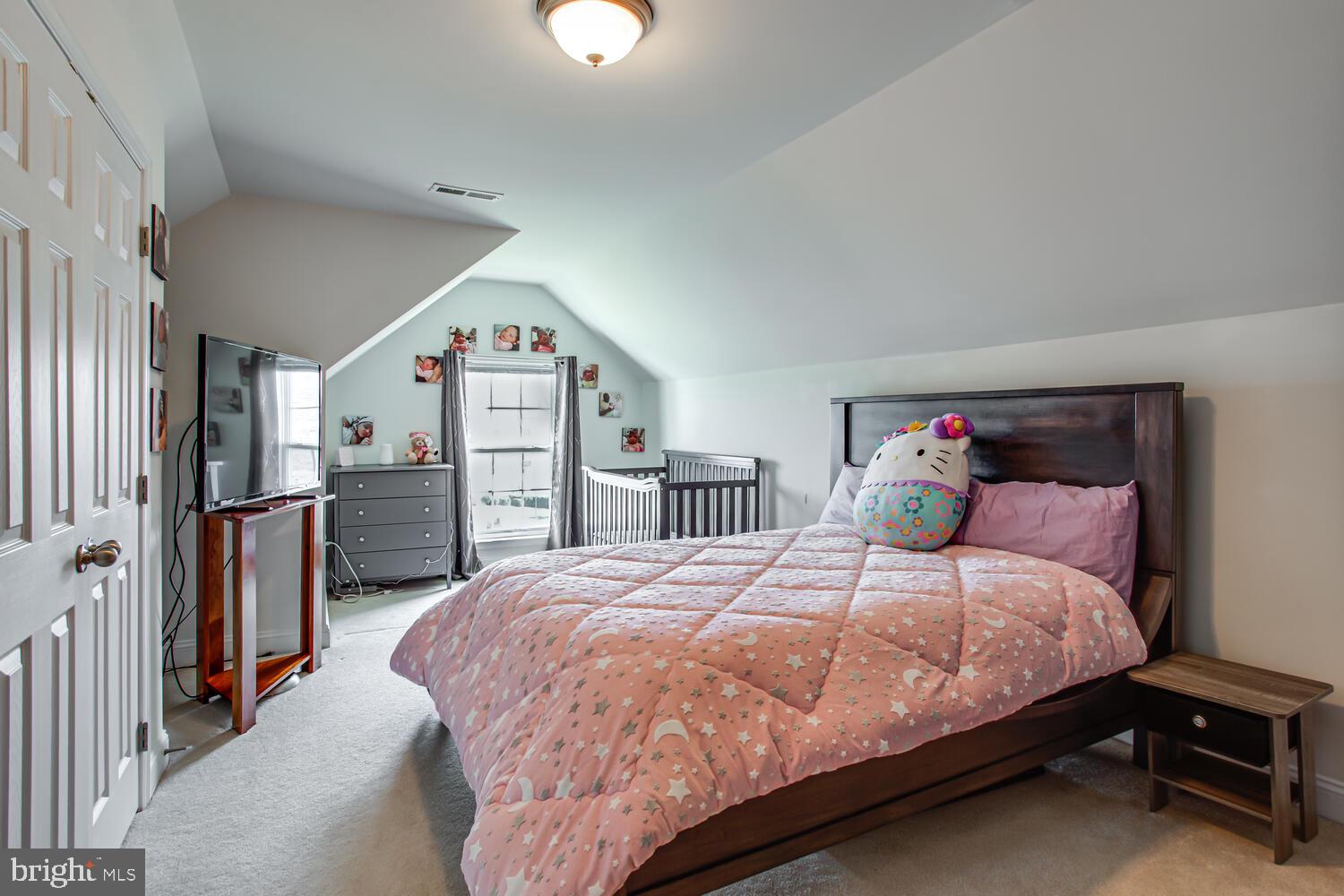 ENGLAND RUN - Residential