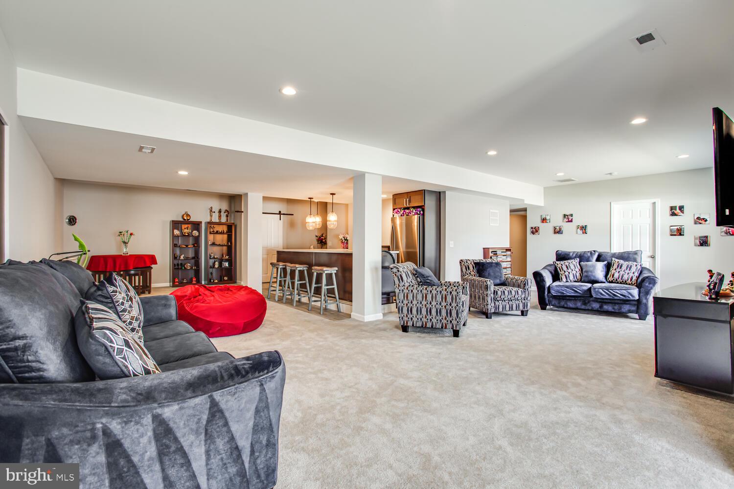 ENGLAND RUN - Residential