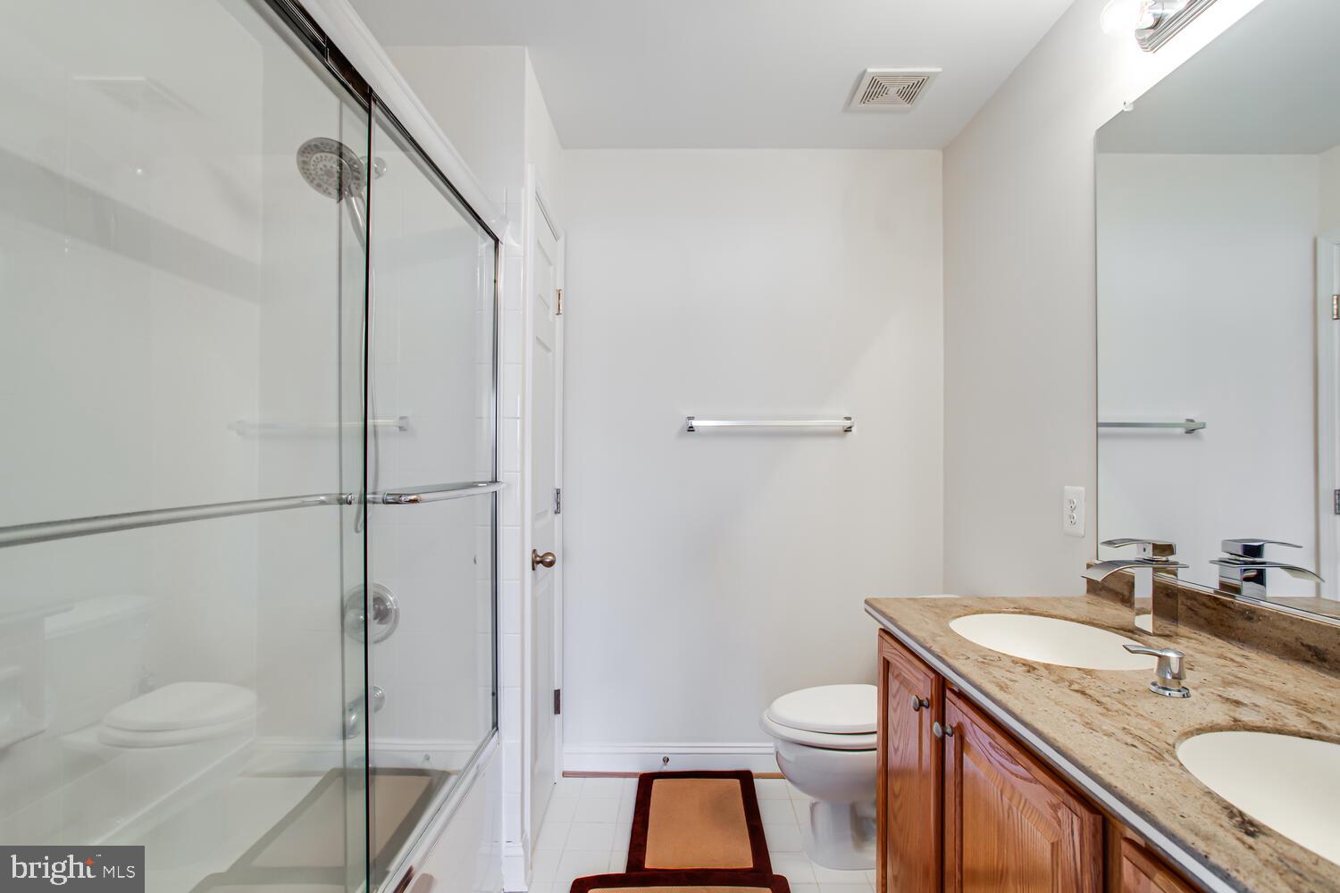 ENGLAND RUN - Residential