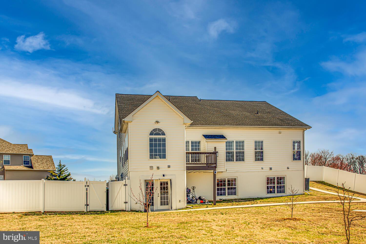 ENGLAND RUN - Residential