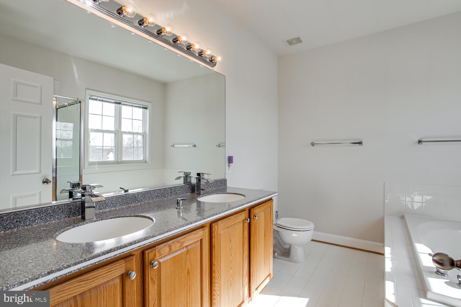 ENGLAND RUN - Residential