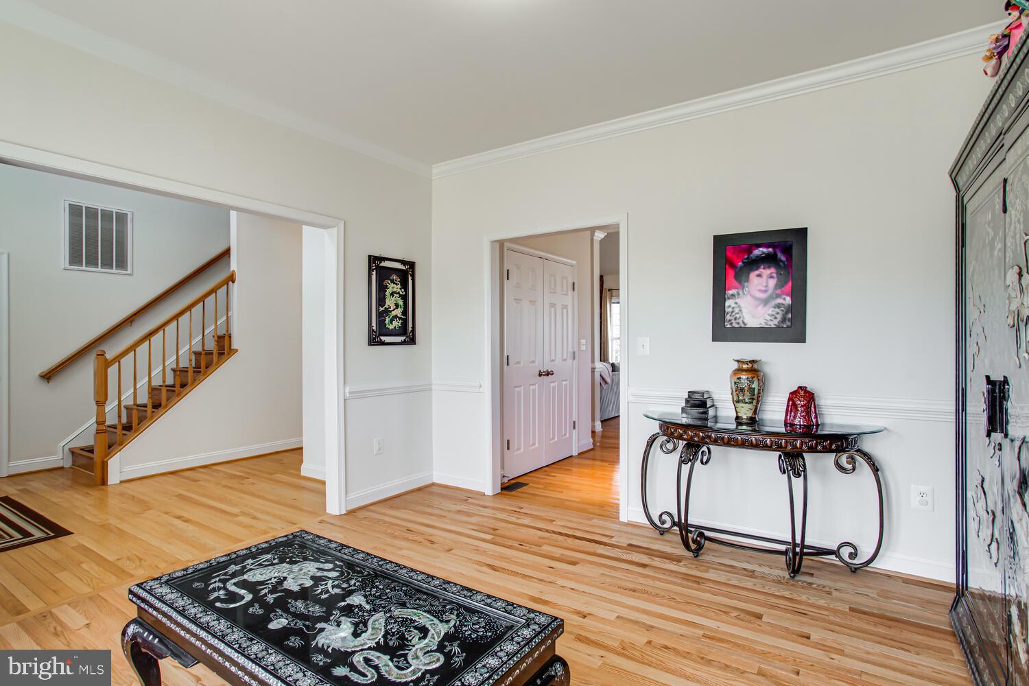 ENGLAND RUN - Residential