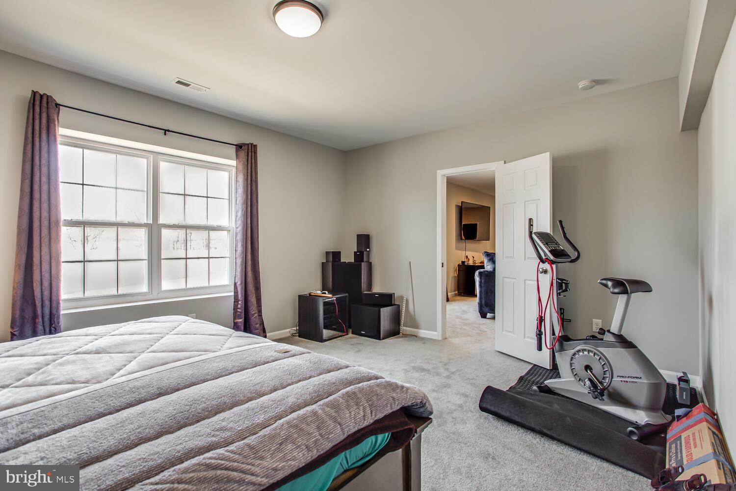 ENGLAND RUN - Residential