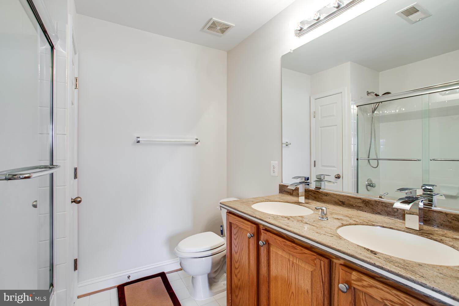 ENGLAND RUN - Residential